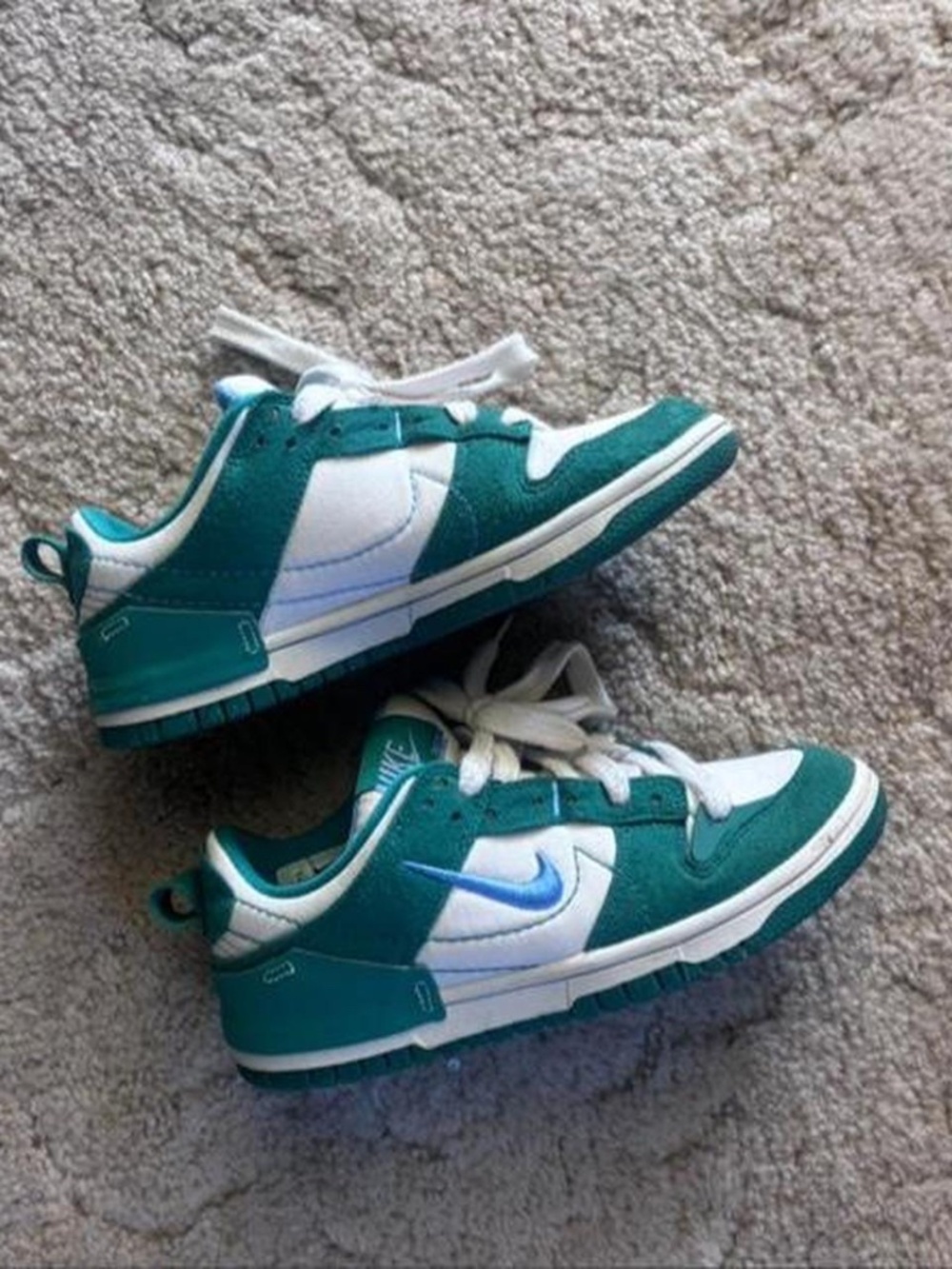Nike Women’s Dunk Low Disrupt 2 'Malachite' - Picture 2 of 5